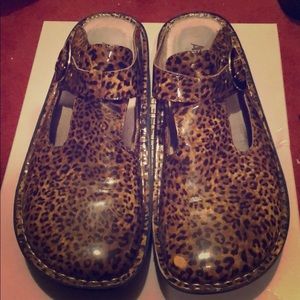 Nursing size 40 Alegria shoes (clogs)